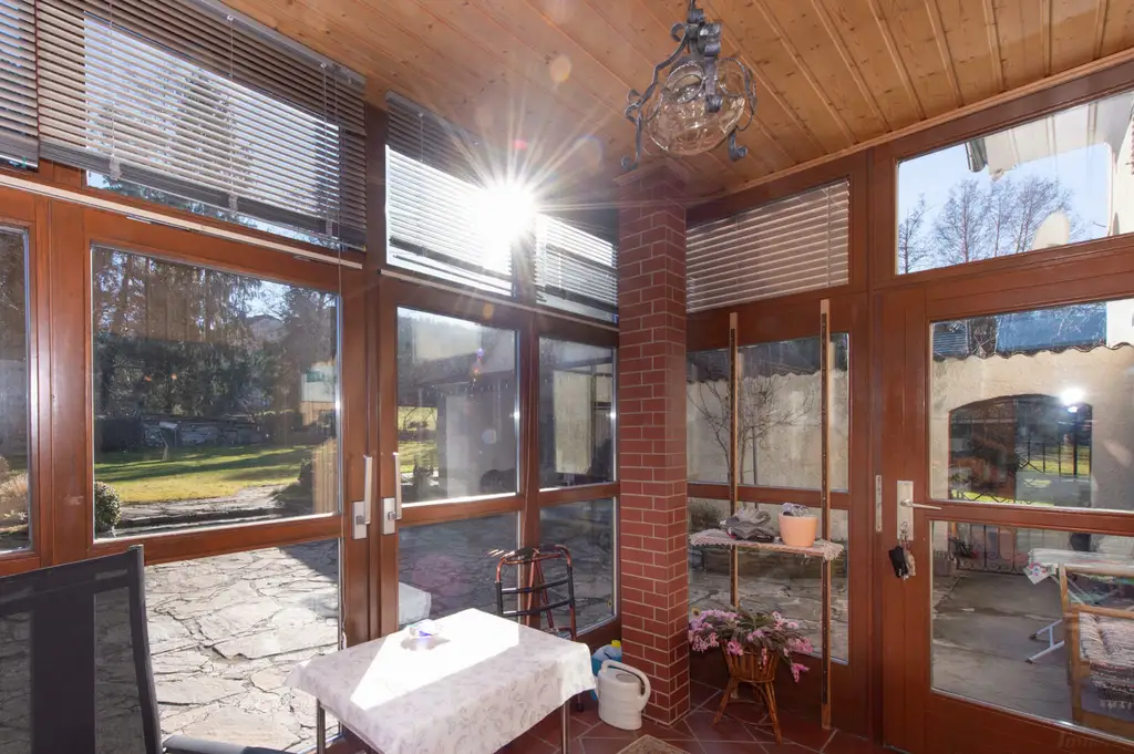 Großzügiges Einfamilienhaus mit viel Platz, hohem Potenzial und hoher Bebauungsdichte – Ideal für Familien oder Investoren