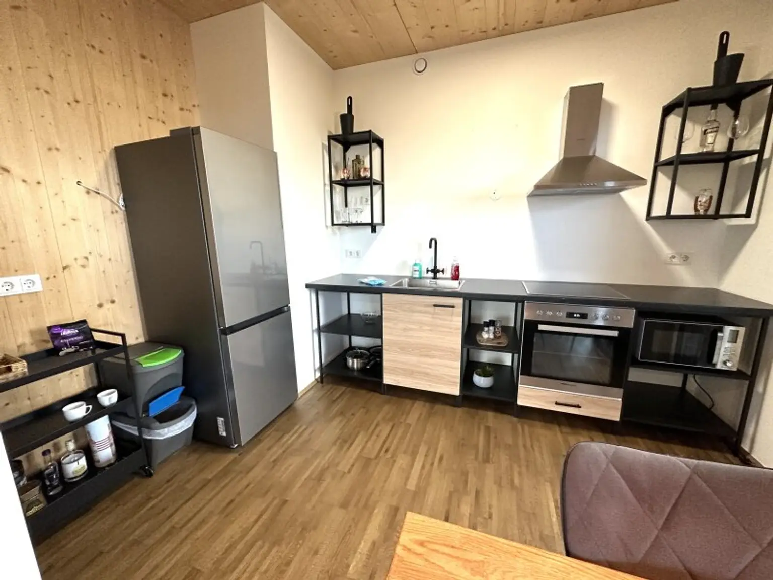 Wunderschöne & vollmöblierte 2-Zimmerwohnung in absoluter Ruhelage mit schönem Ausblick von großer Terrasse - en suite Badezimmer inklusive