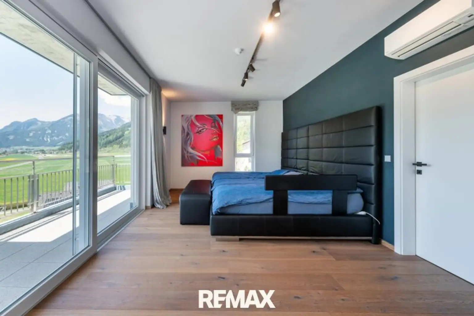 OG Master Schlafzimmer