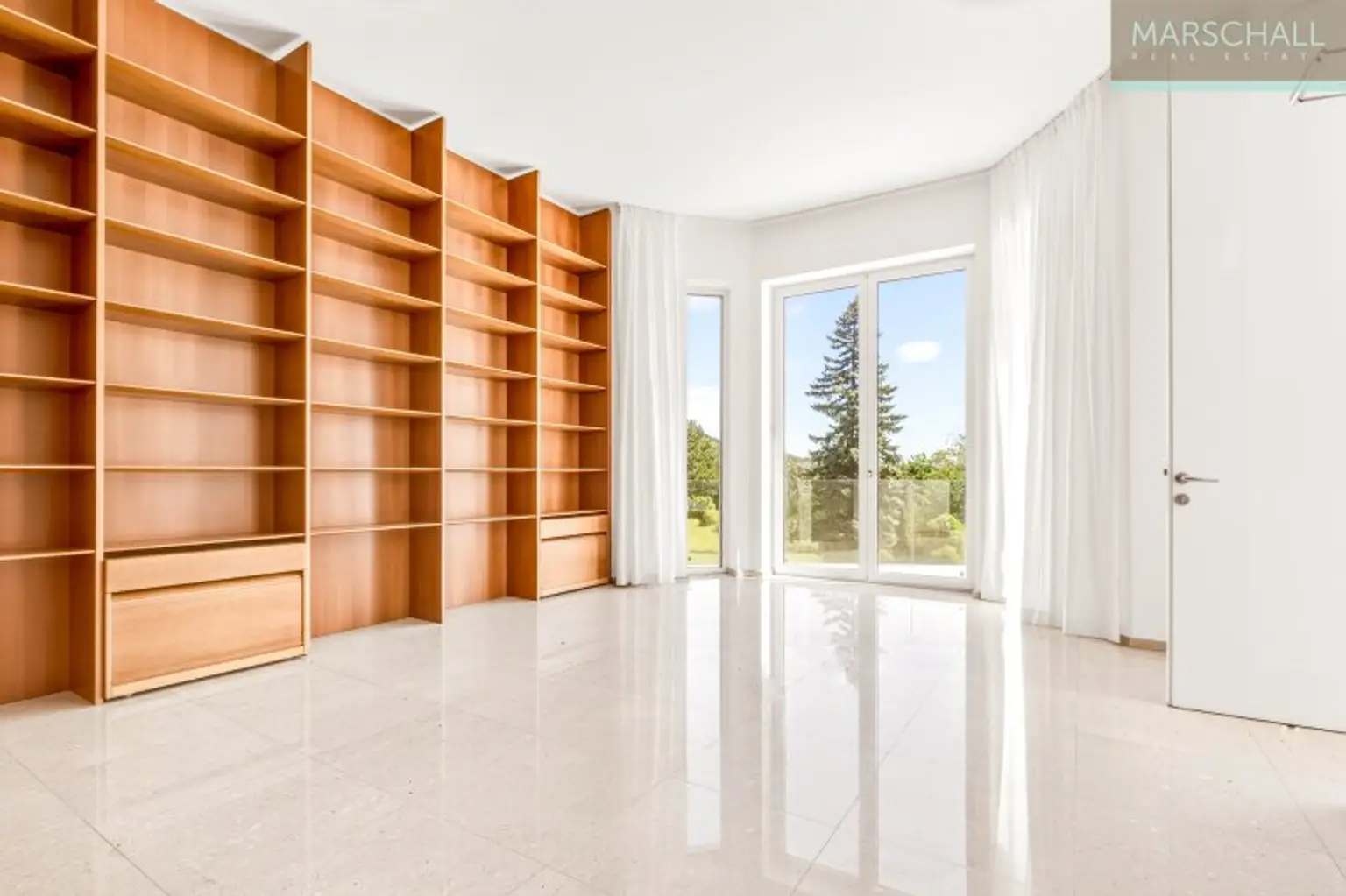 Elegantes Anwesen mit großzügigem Grundbesitz (11.045 m²) zur Vermietung