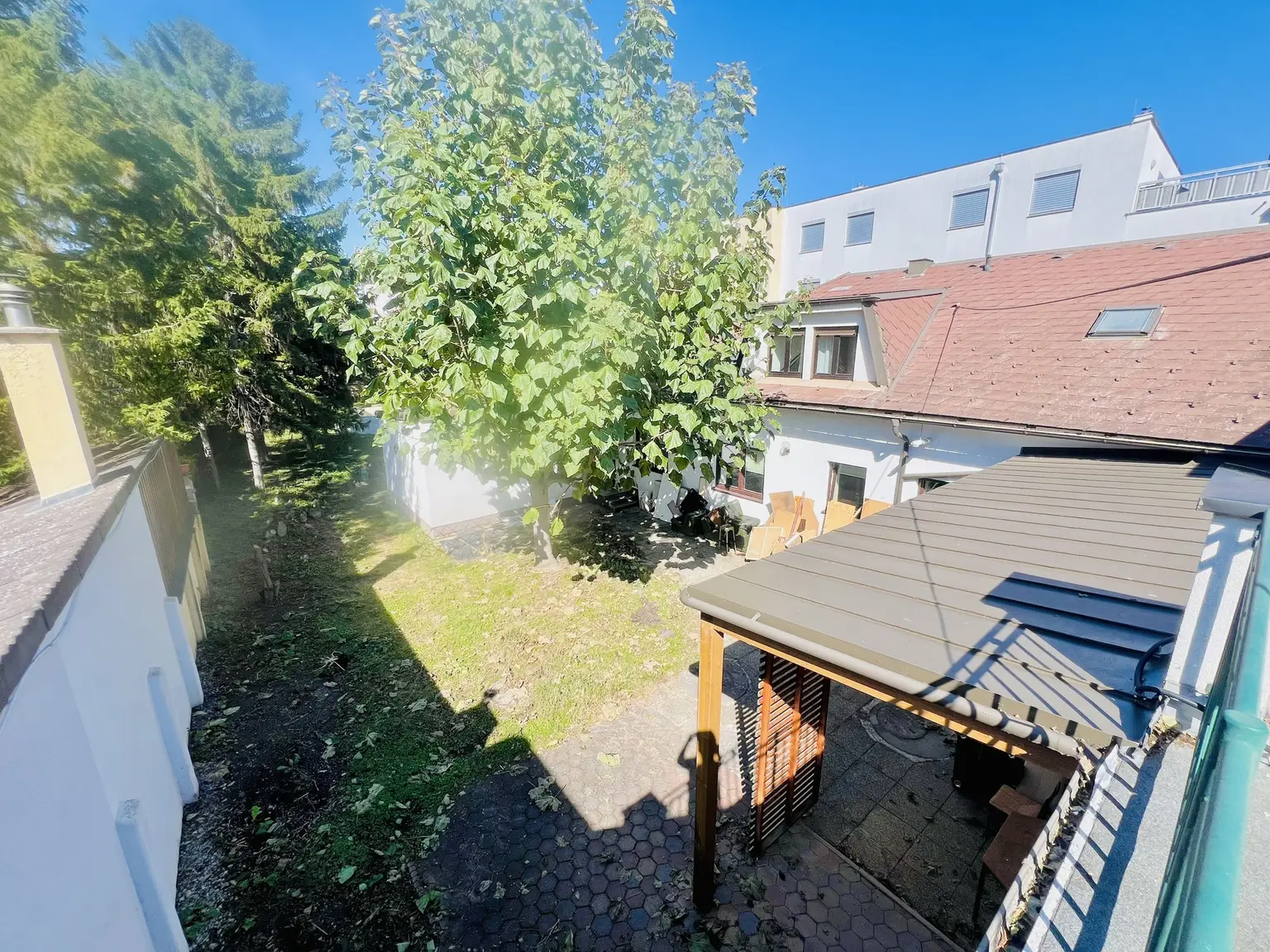 Mehrfamilienhaus mit Garten