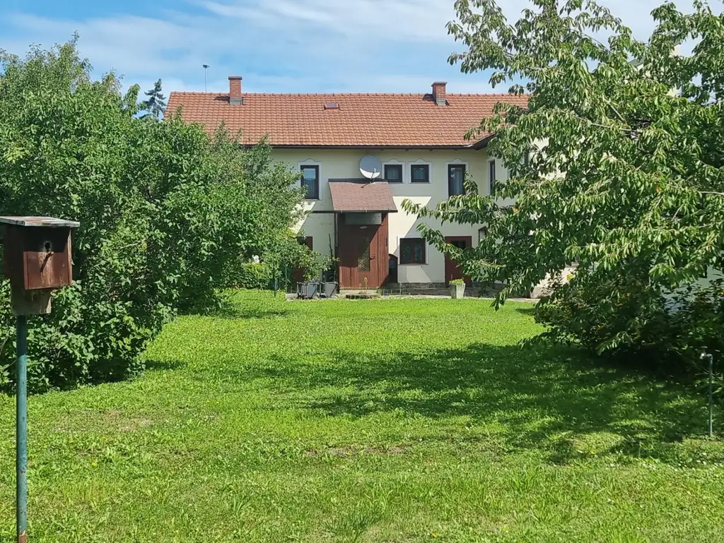 "Universelles Grundstück in Zentrumszone"