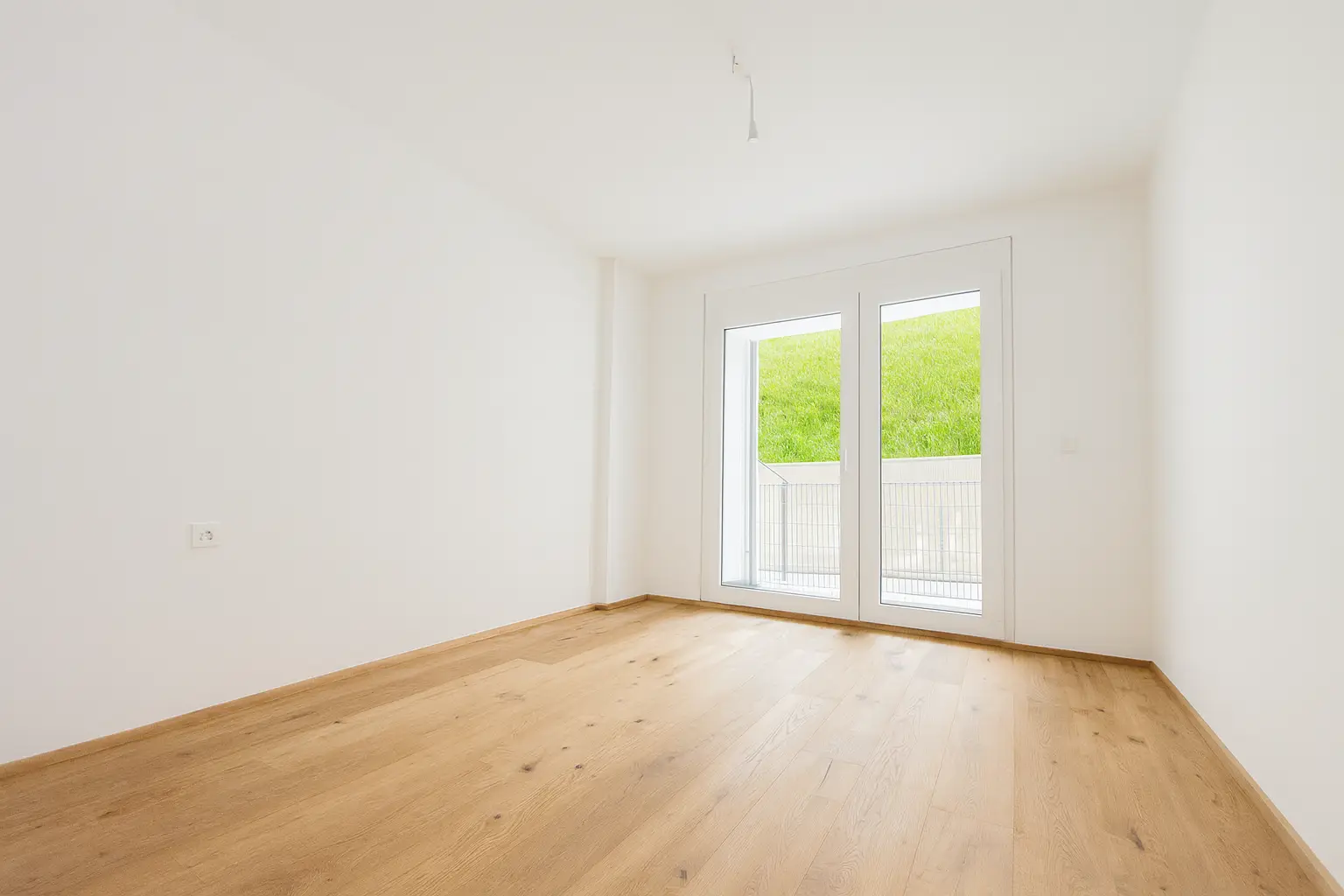 Schlafzimmer mit Zugang Terrasse