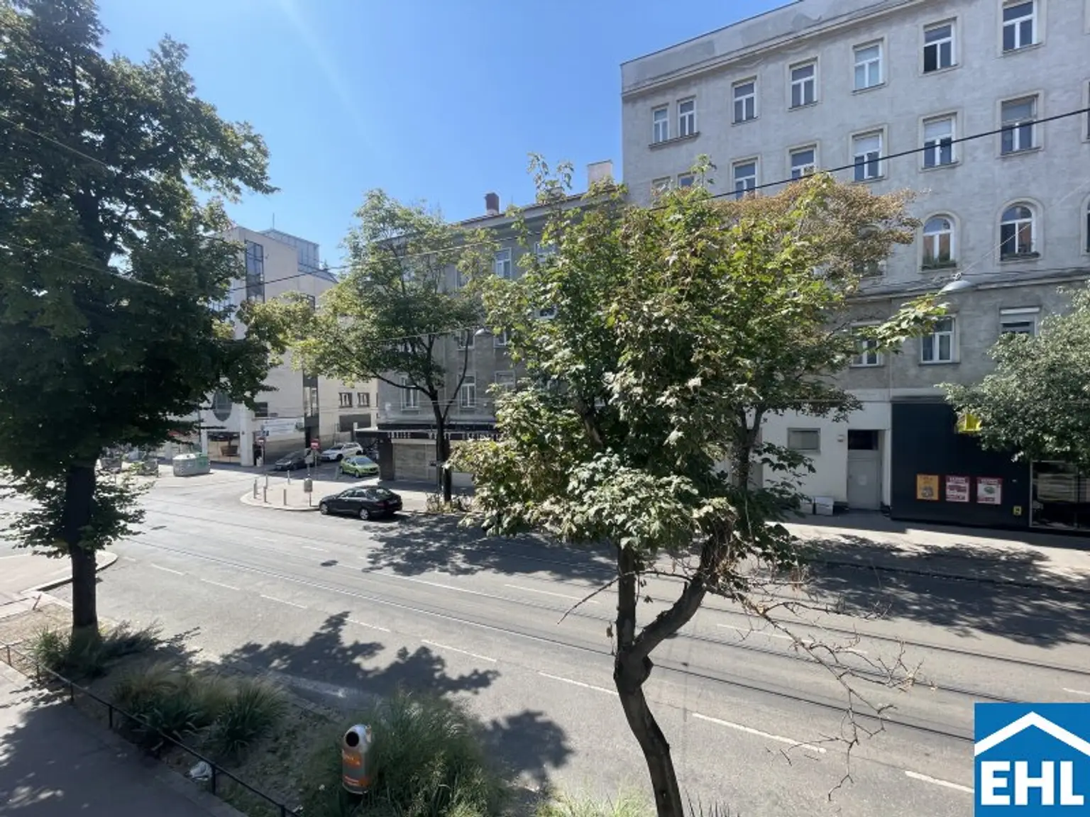 Sanierte 2-Zimmer-Altbauwohnung mit separater Küche Nähe Augarten