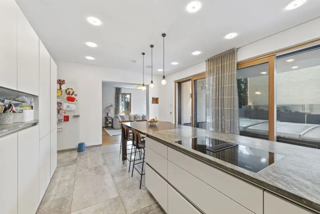 Großzügige High-End-Familienvilla der Extraklasse.