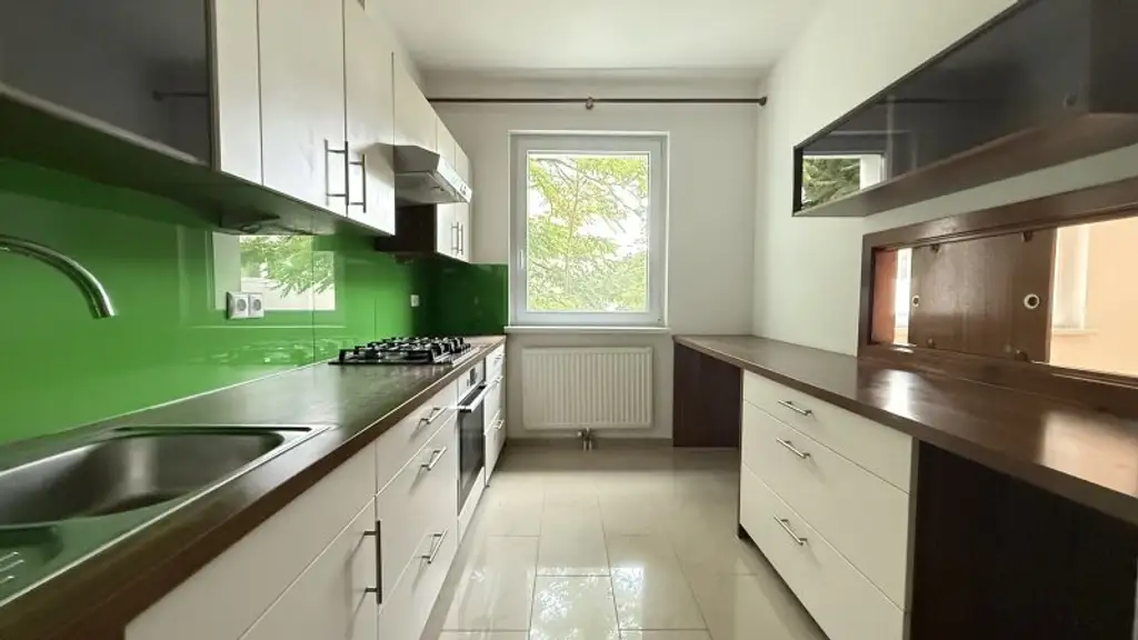 Familiewohnung in Ruhelage: 5-Zimmer mit separater Küche und Garagenstellplatz inklusive nahe Setagayapark