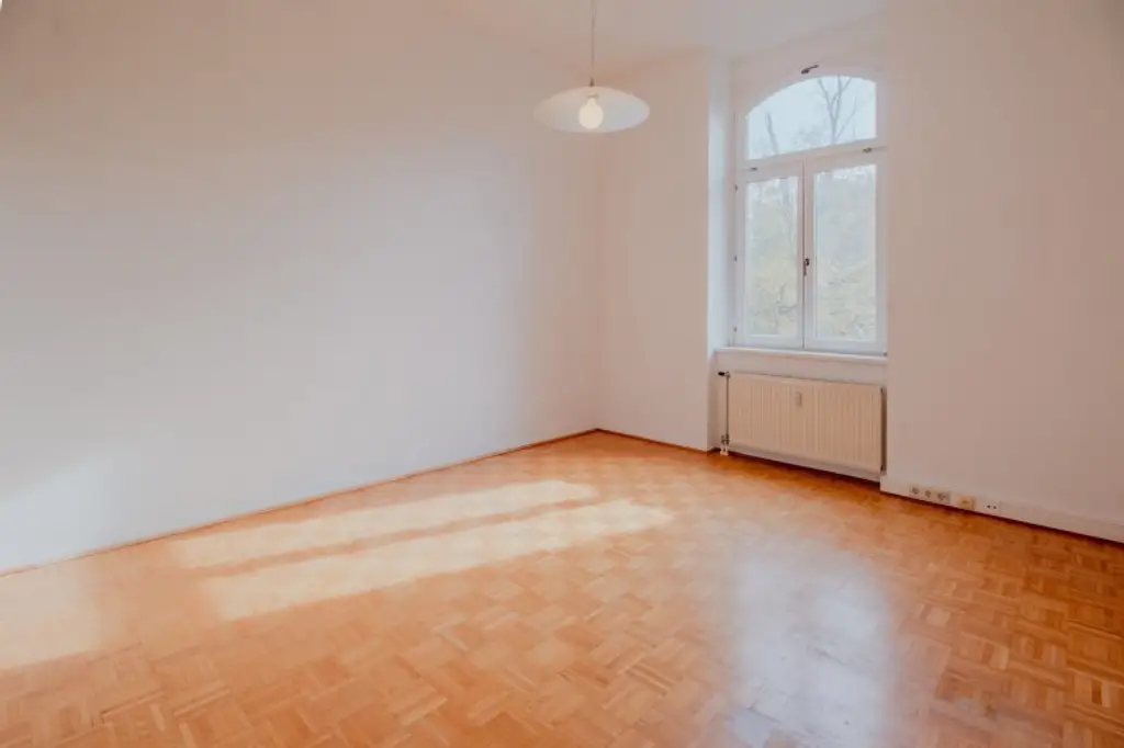 Helle 2-Zimmer-Altbauwohnung im 19. Bezirk – Nähe Hohe Warte / Silbergasse