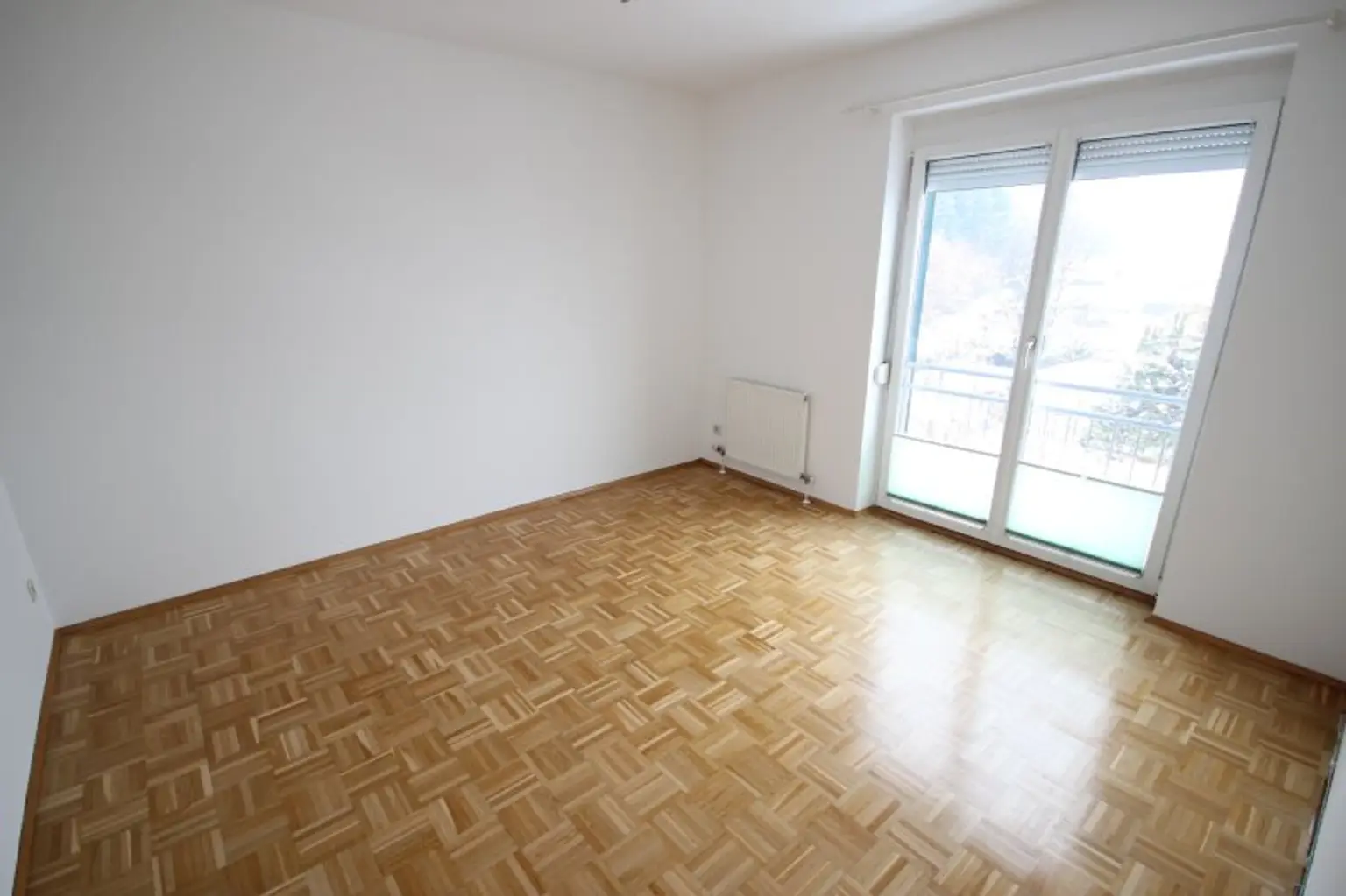Schöne 2 Zimmer Wohnung 55m² plus Balkon und Parkplatz in Tessendorf