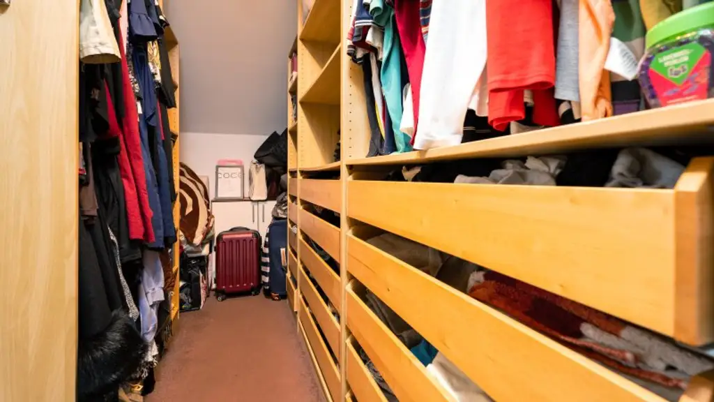! "take your bags and move in" ! 4,5 Zimmer, Terrasse, Garage & Pool! Grünruhelage!