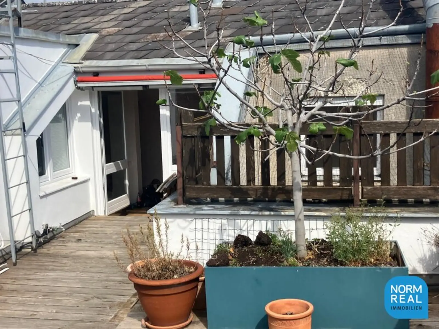 Dachgeschoß mit großer Terrasse