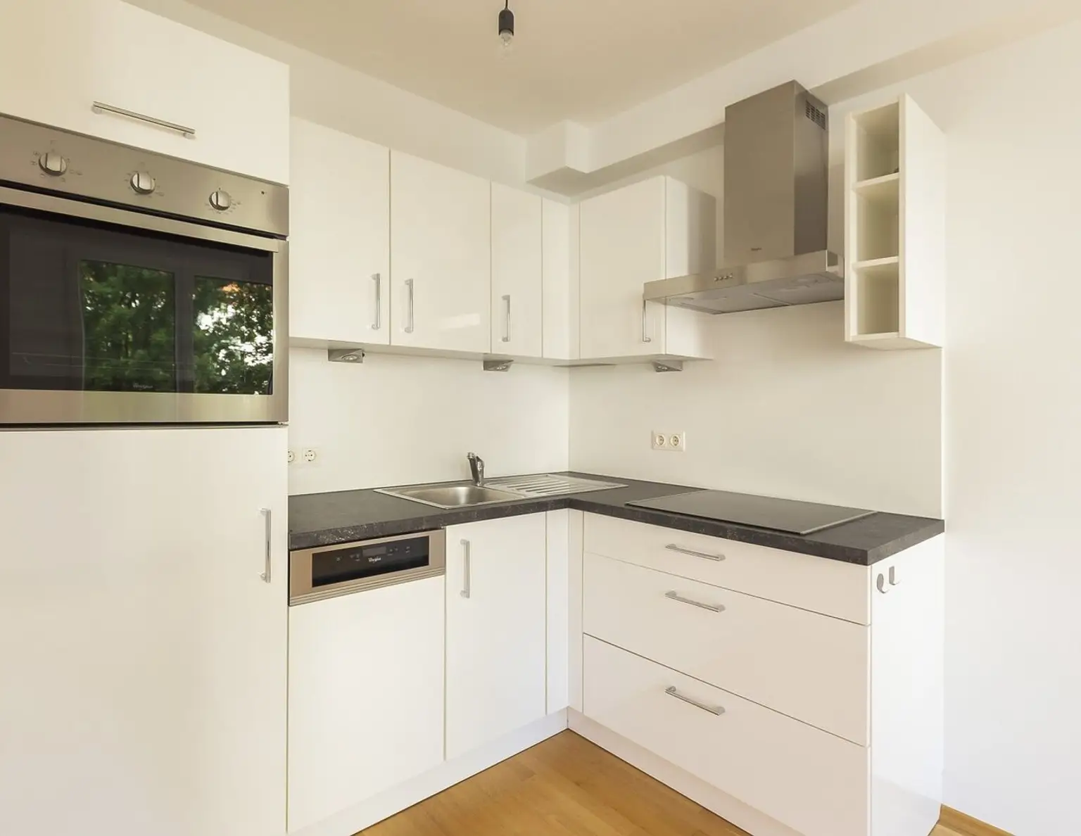 Gepflegte 1,5-Zimmer-Wohnung mit Loggia im 3. Liftstock zu verkaufen!