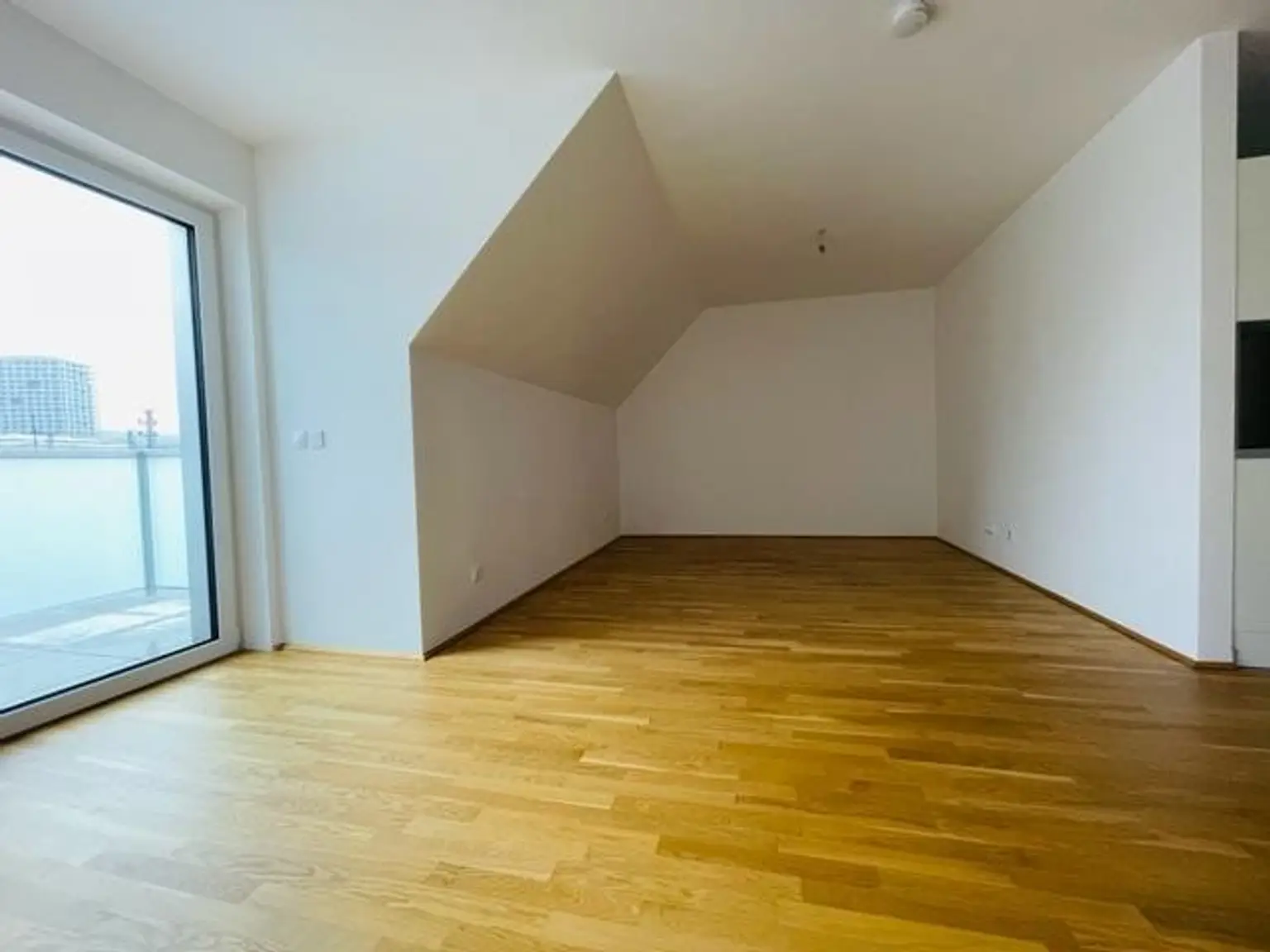 Geräumige 2-Zimmer-Wohnung mit Balkon - verfügbar ab Februar 2026
