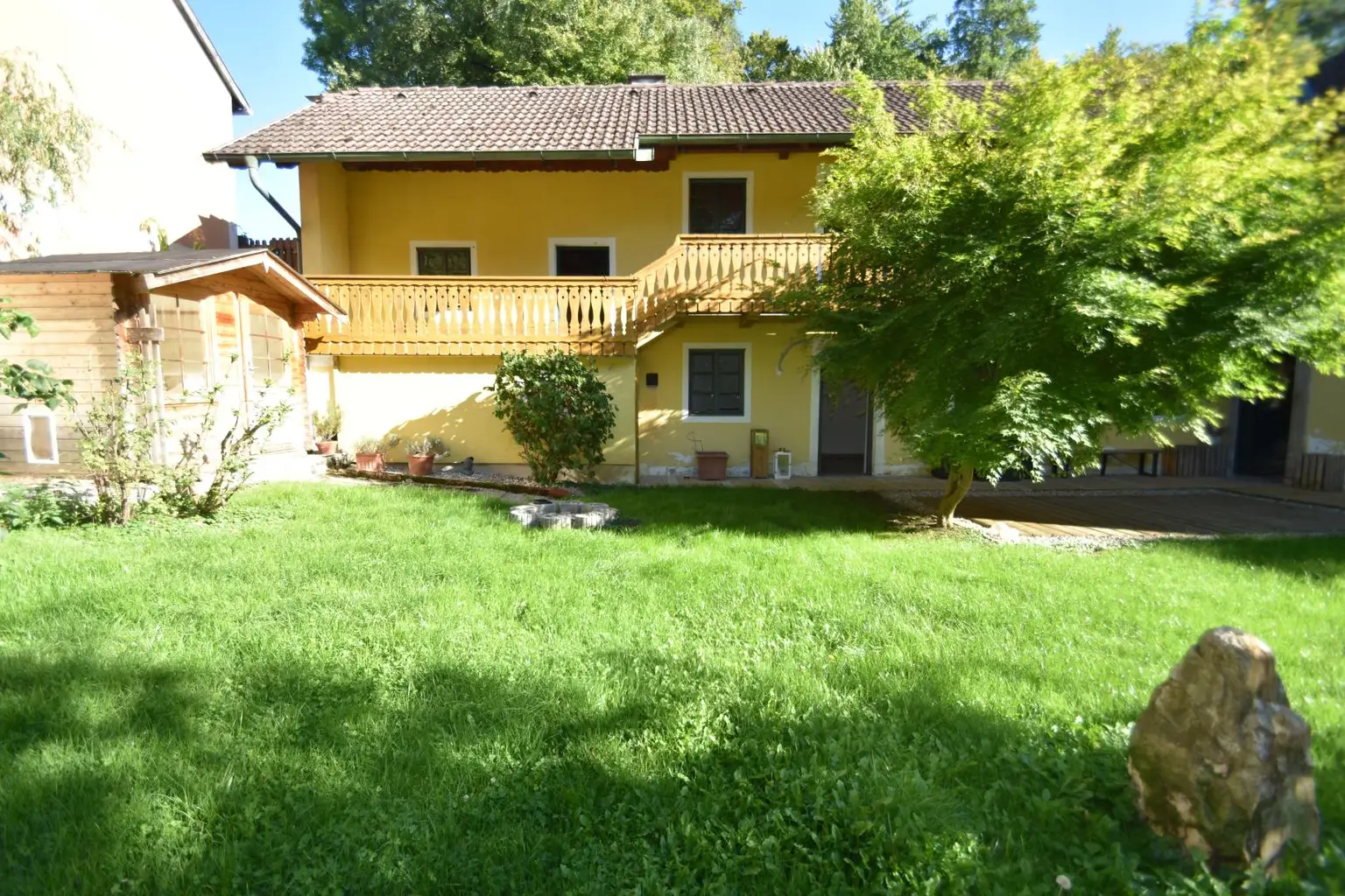 Einfamilienhaus mit großem Garten