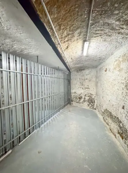 Repräsentatives Altbaubüro mit 2 Balkonen und Blick auf das Stift Klosterneuburg