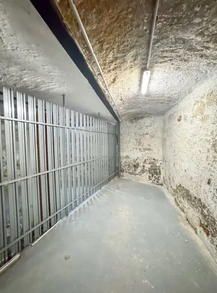 Repräsentatives Altbaubüro mit 2 Balkonen und Blick auf das Stift Klosterneuburg