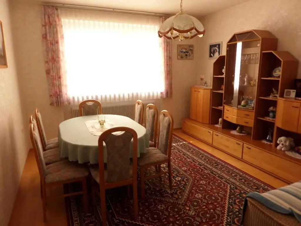 Topgepflegtes Zweifamilienhaus