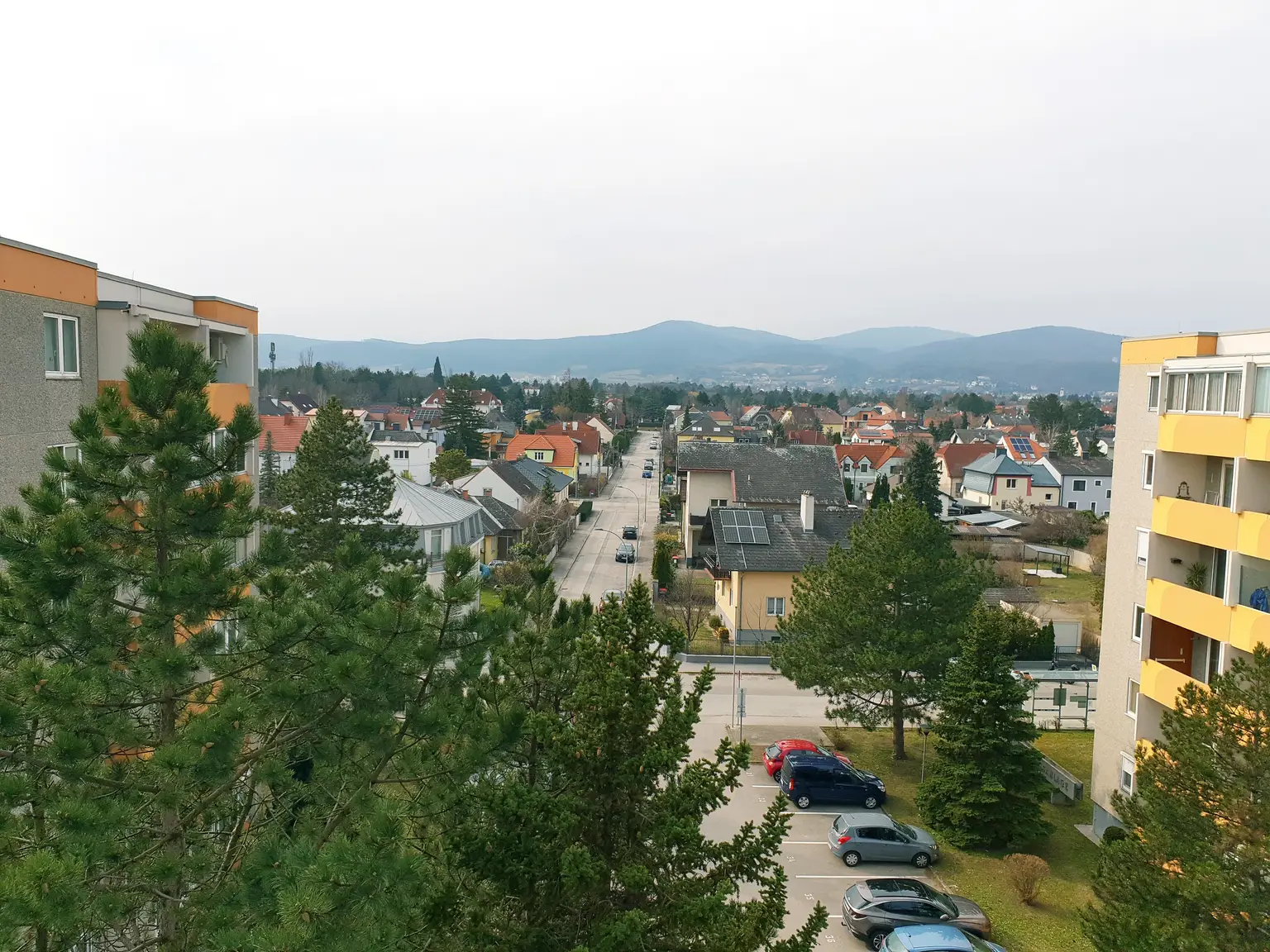 Wohnung mit 4 Zimmer + Loggia zu verkaufen!