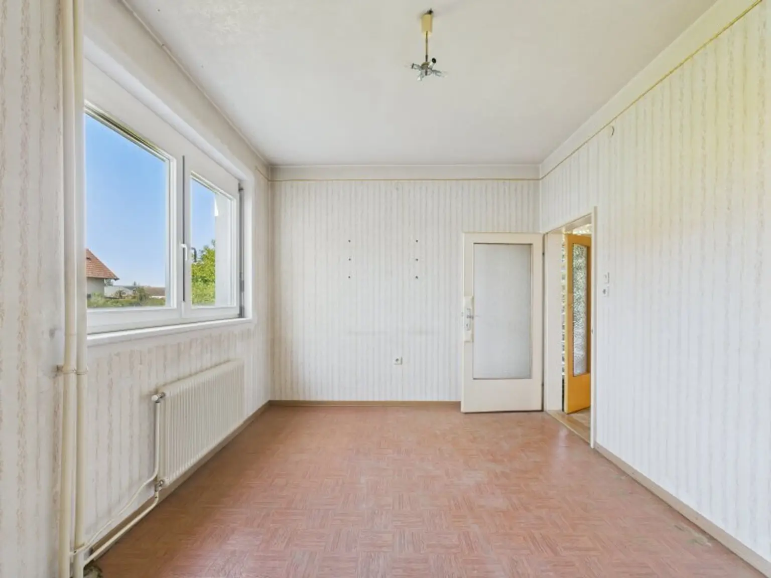 6-Zimmer Einfamilienhaus in Strasshof an der Nordbahn | 810 m² großes Grundstück mit Pool