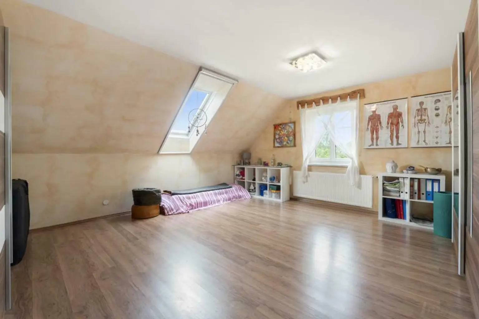 ** Traumhaftes Wohlfühlhaus in ländlicher Idylle trifft Stadtnähe  - nur 15km nach Graz **  Familienparadies mit erstklassiger Infrastruktur **