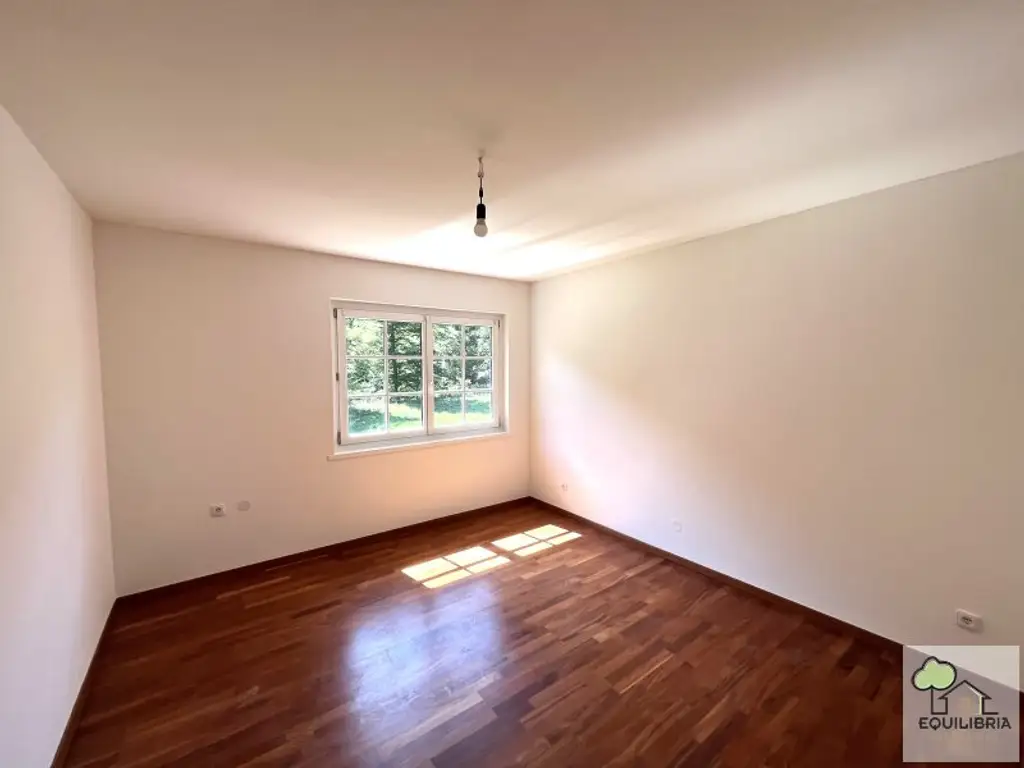 5 Zimmer, ca. 238m² Wohnfläche in Mietvilla in Weidling