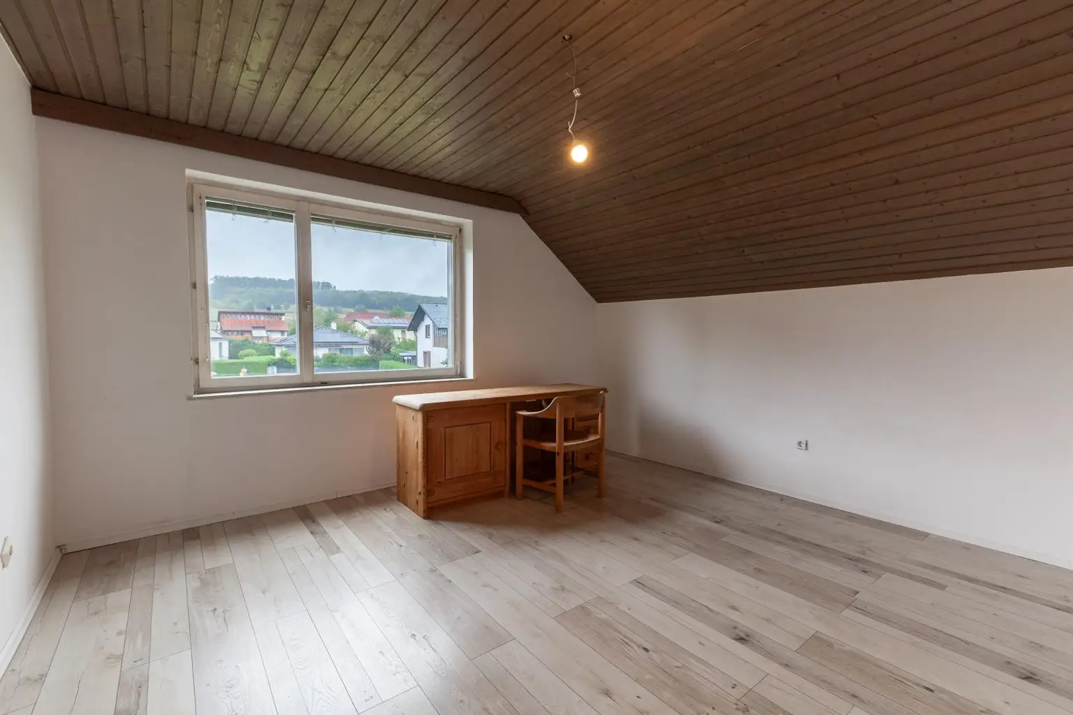 Zimmer ca. 17m² OG