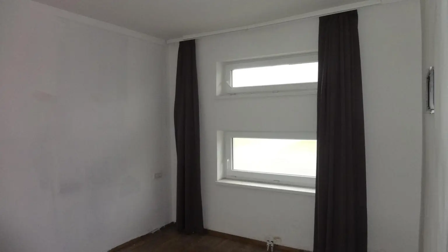 Einfamilienhaus mit Nebengebäude