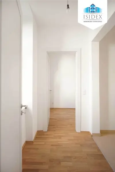Hochwertig sanierte Altbauwohnung mit Balkon