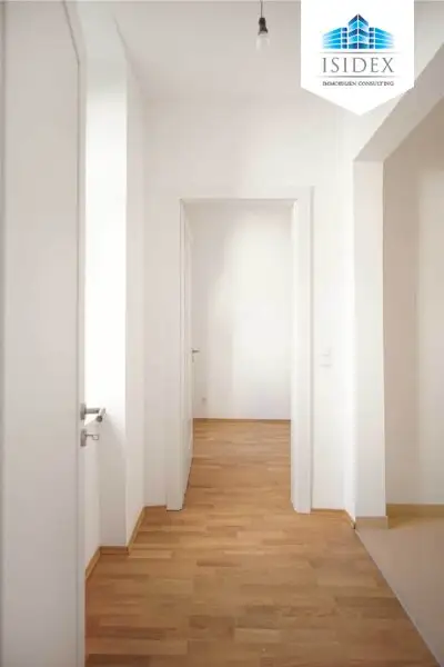Hochwertig sanierte Altbauwohnung mit Balkon
