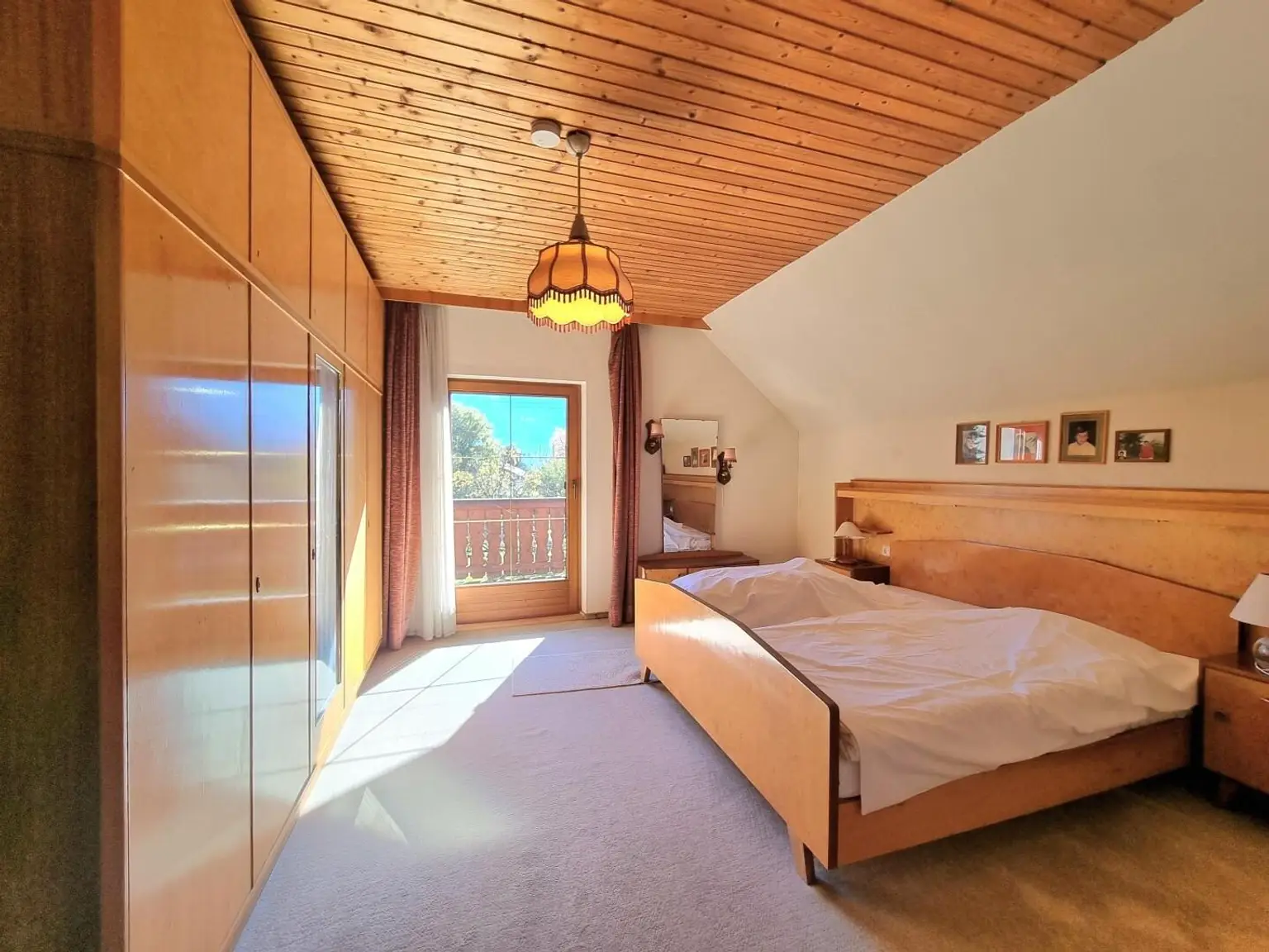 Schlafzimmer 1