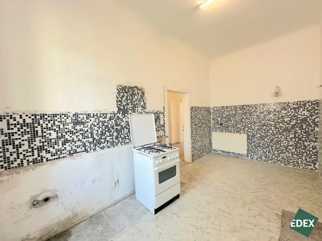 Sanierungsbedürftige 3-Zimmer Altbau-Wohnung in Favoriten