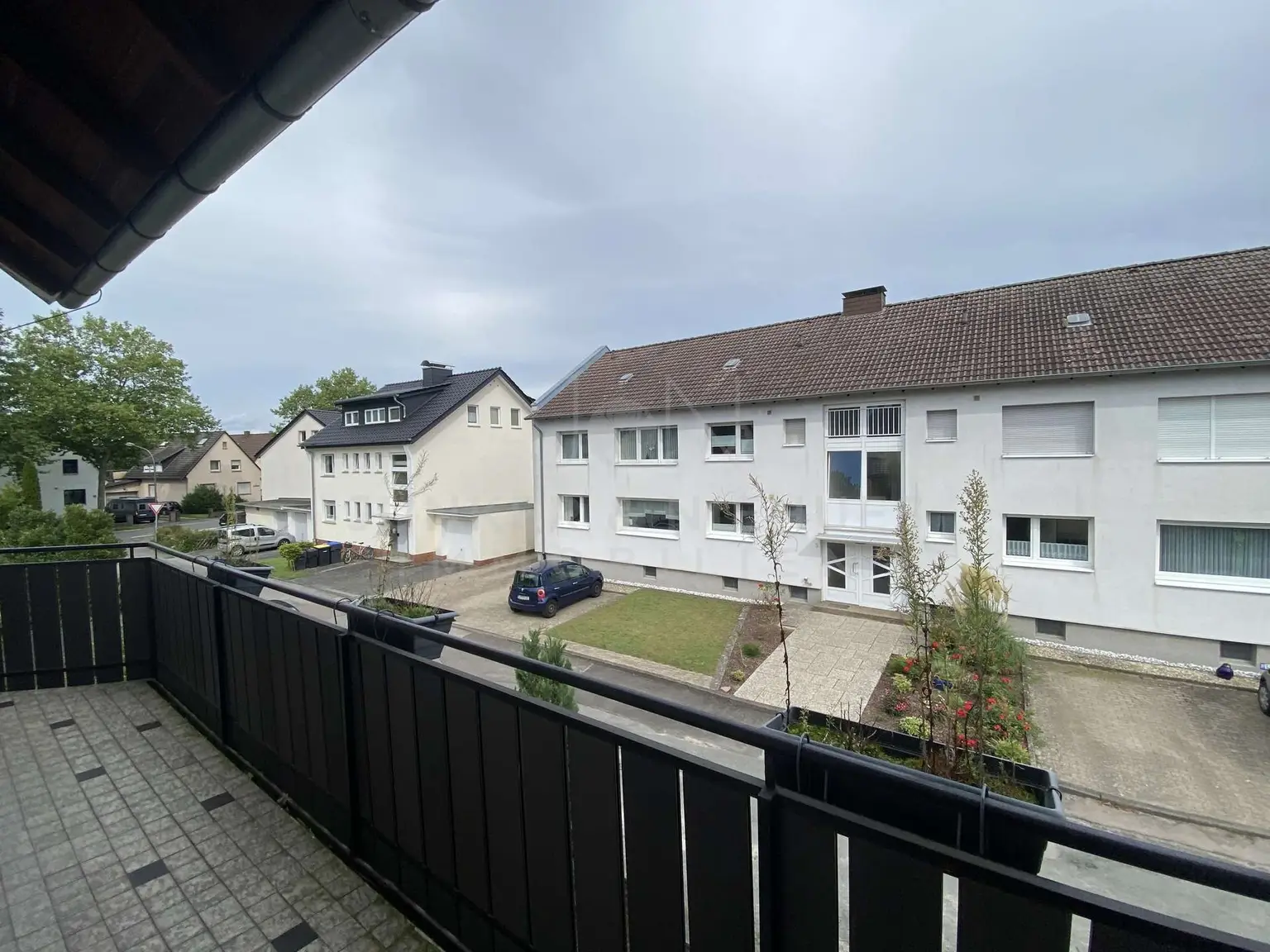 Balkon zur Straße