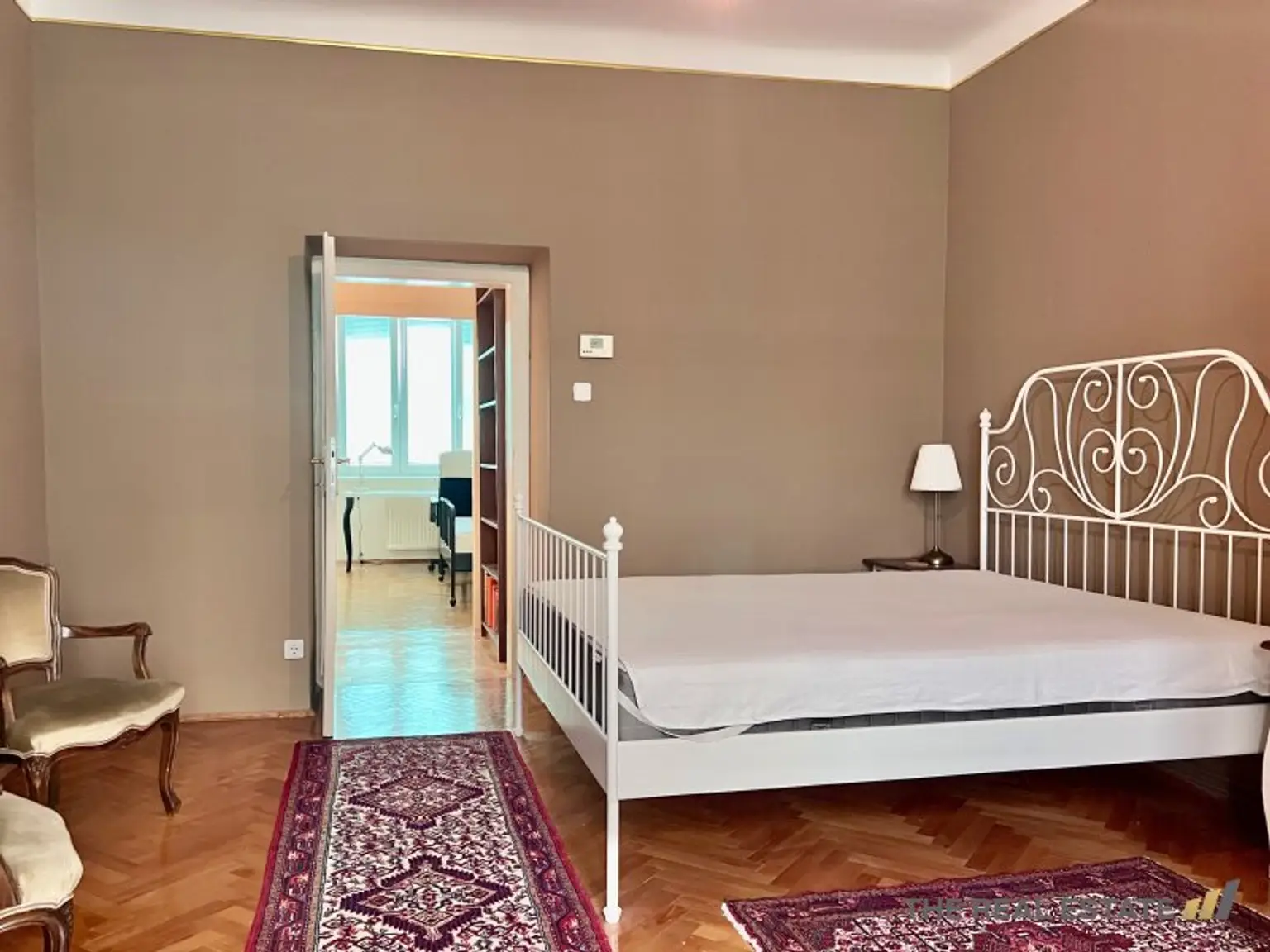 Helle 4 Zimmer Wohnung, möbliert, U1, Südtiroler Platz, Provisionsfrei