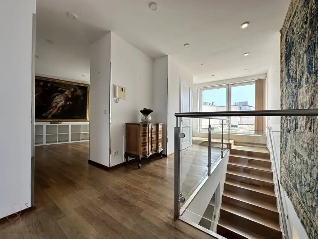PANORAMA-DACHTERRASSE - EXKLUSIVE DACHGESCHOSSWOHNUNG AUF ZWEI EBENEN
