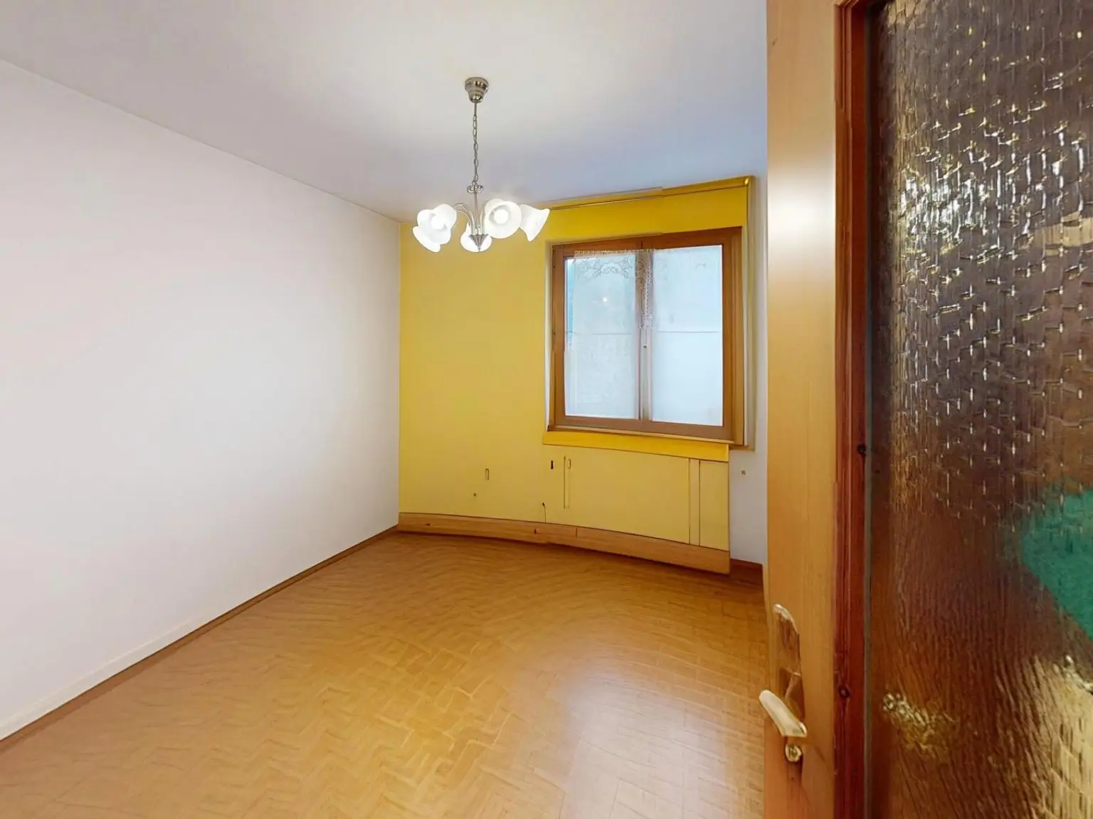 Sonnigste Lage Landecks mit traumhafter Aussicht – Haus mit viel Potenzial!