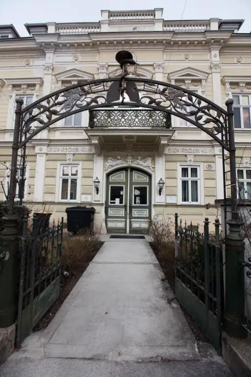 Exklusive, traumhafte Dachgeschosswohnung mit großer Terrasse