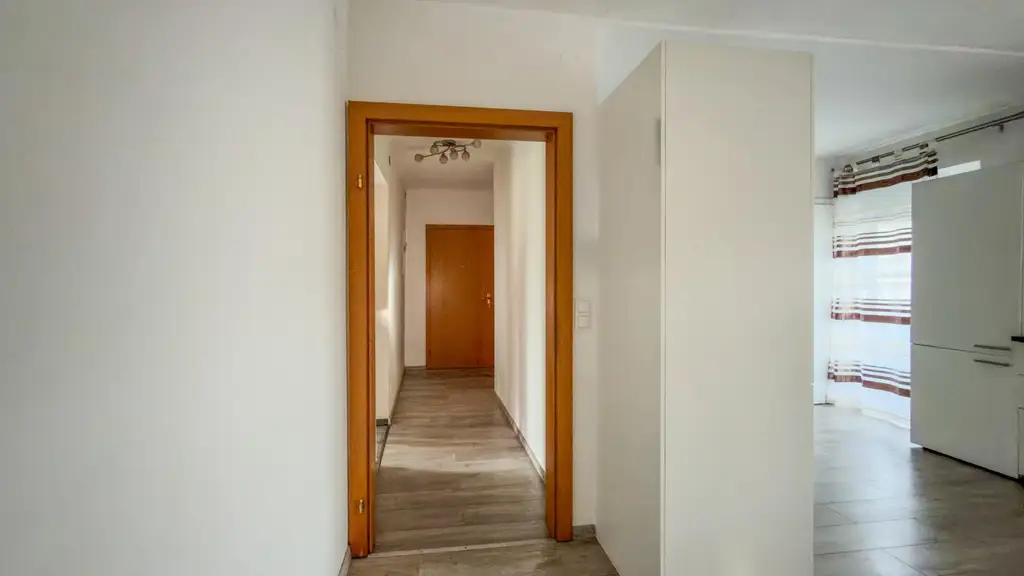 Modernisierte Erdgeschosswohnung mit zwei Balkonen, Gartenmitnutzung & durchdachtem Grundriss