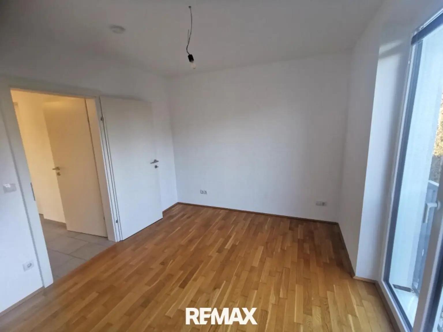 Schlafzimmer 1 (2)