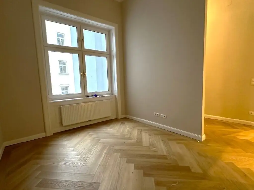 MÖLLWALDPLATZ, U1-NÄHE, 124 m2 ALTBAU, Wohnküche, 2 Zimmer, klimatisiert, 2 Bäder, Parketten, Loggia, 1. Liftstock, provisionsfrei