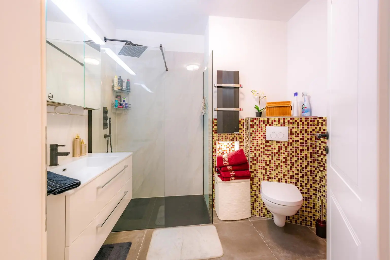 Exklusive vollmöblierte Gartenwohnung mit Wellness & privater Kellerbar im Herzen von Innsbruck