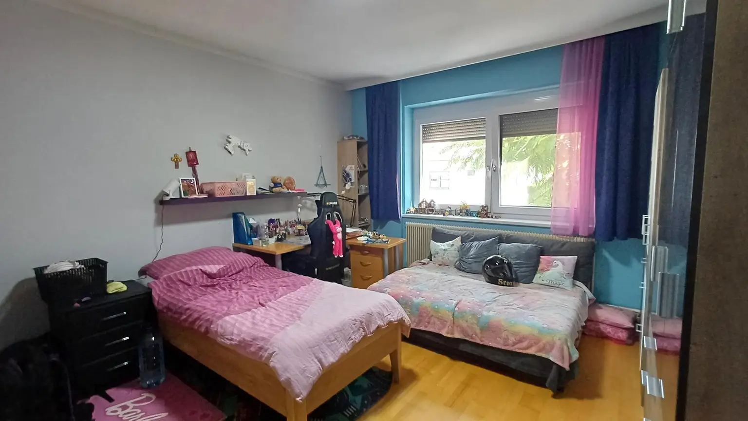 Vollkomfort Einfamilienhaus mit Pool, Sonnenterrasse und großem Garten