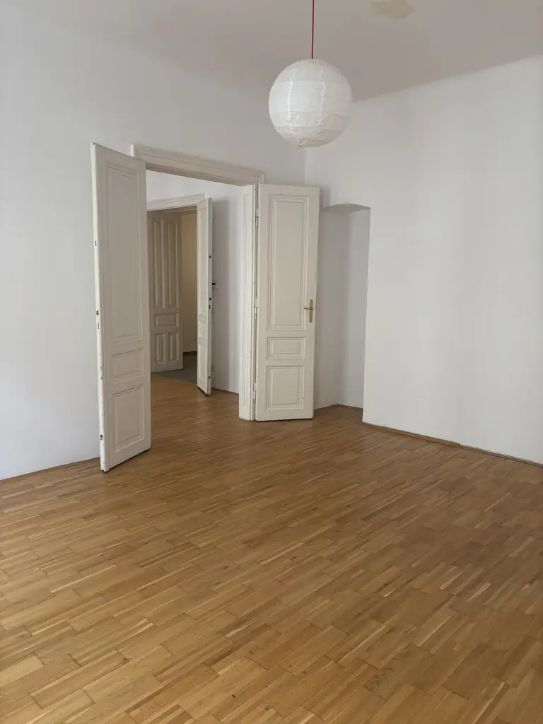Sonniges Altbauarpartment 66 m² in Toplage 1090 Wien !