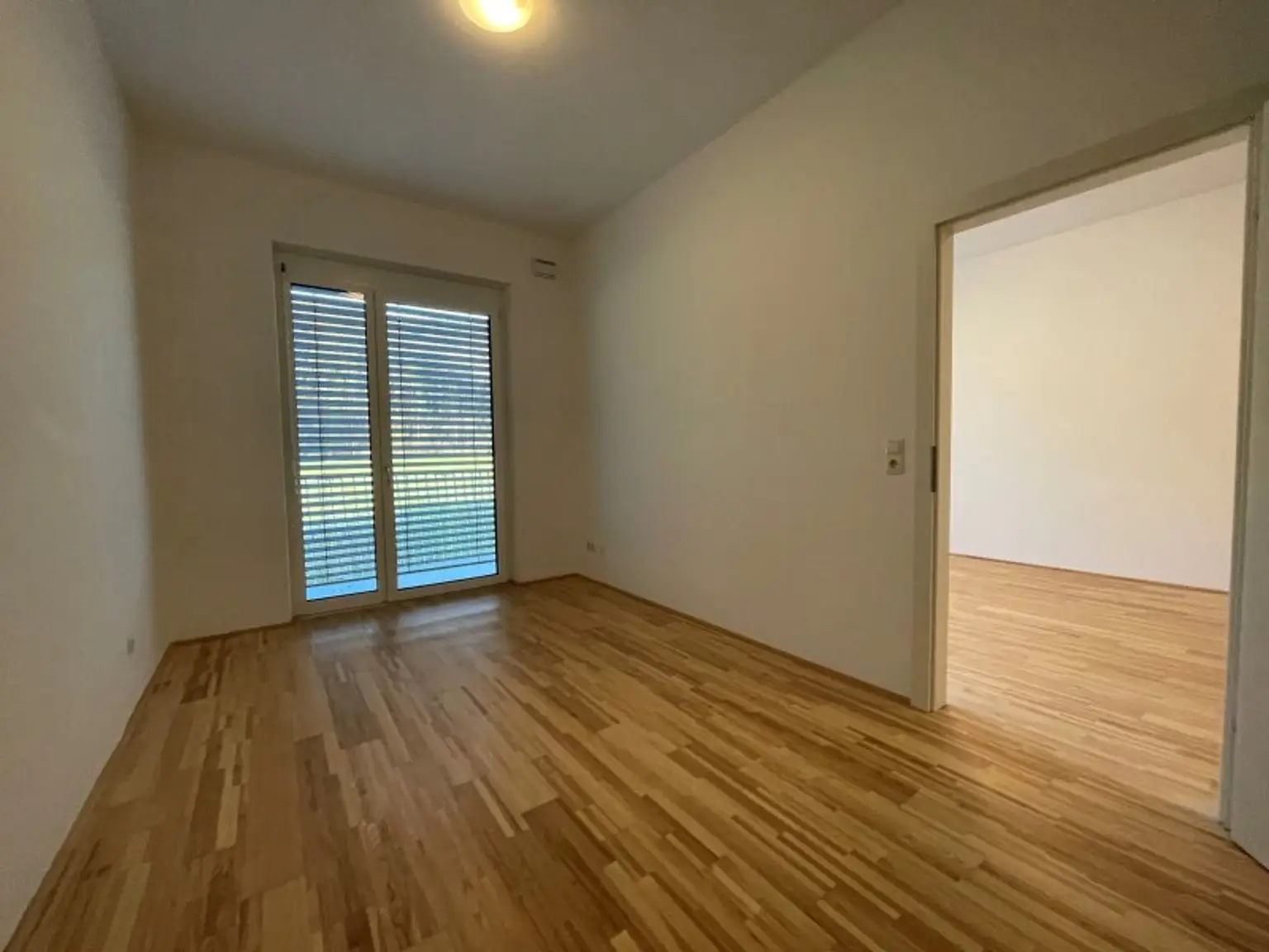 Traumwohnung mit Blick ins Grüne: 2-Zimmerwohnung mit Balkon im Paradies - Tennisparadies