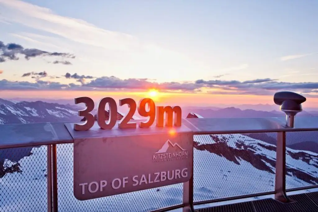 Ferienpension mit 51 Betten und zugehöriger Pizzaria in Kaprun