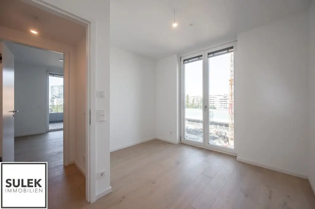 Exklusiv Wohnen im Projekt Grünblick mit U2-Anbindung! 3 Zimmer Erstbezugswohnung inkl. Balkon, Poolnutzung, Fitnessraum, uvm.!