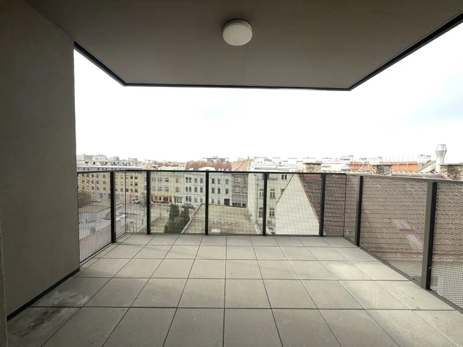gut aufgeteilte 4-Zimmer Wohnung mit 2 WC's und einem südwest Balkon