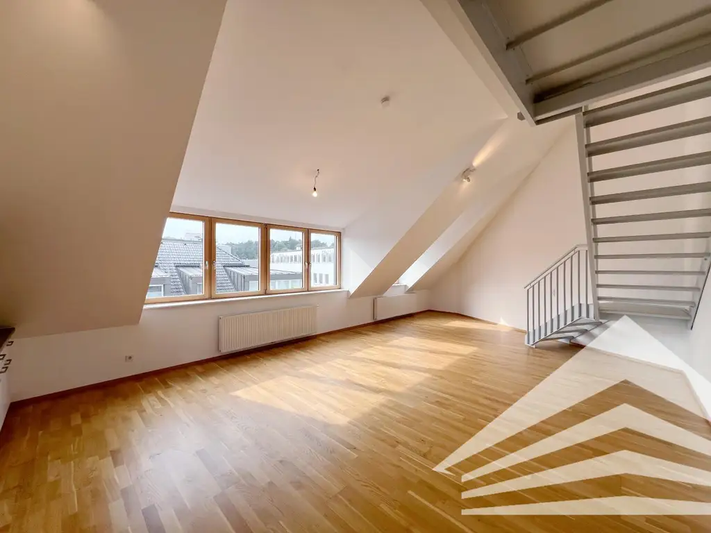 Sensationelle Maisonette-Innenstadtwohnung nahe dem Volksgarten und Musiktheater!