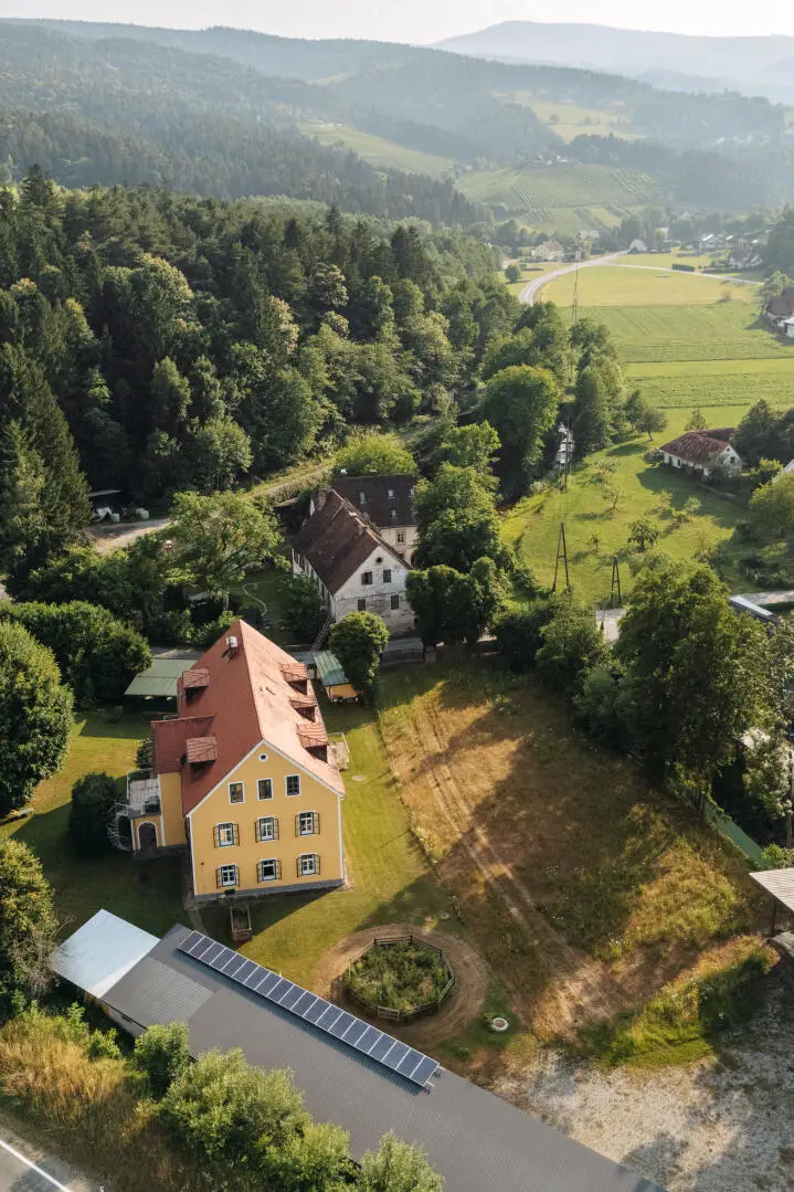 Historisches Herrenhaus mit vielfältigem Potenzial - nur 30 Minuten von Graz
