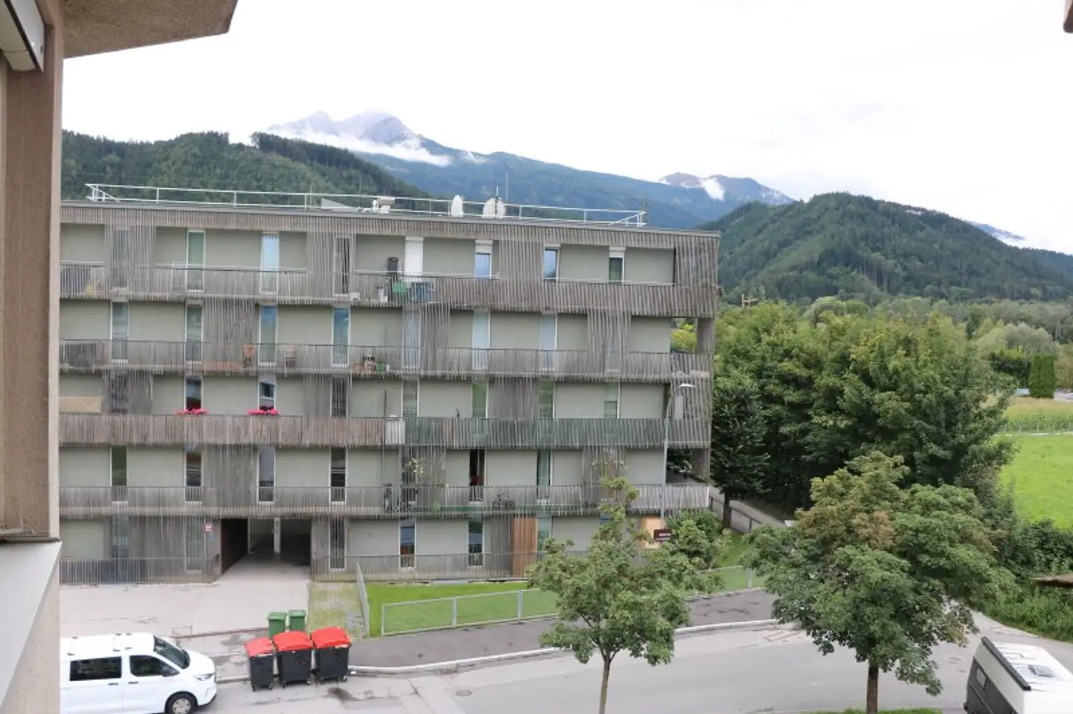 Geräumige Wohnung mit Balkon und TGAP bei der USI - befristet vermietet