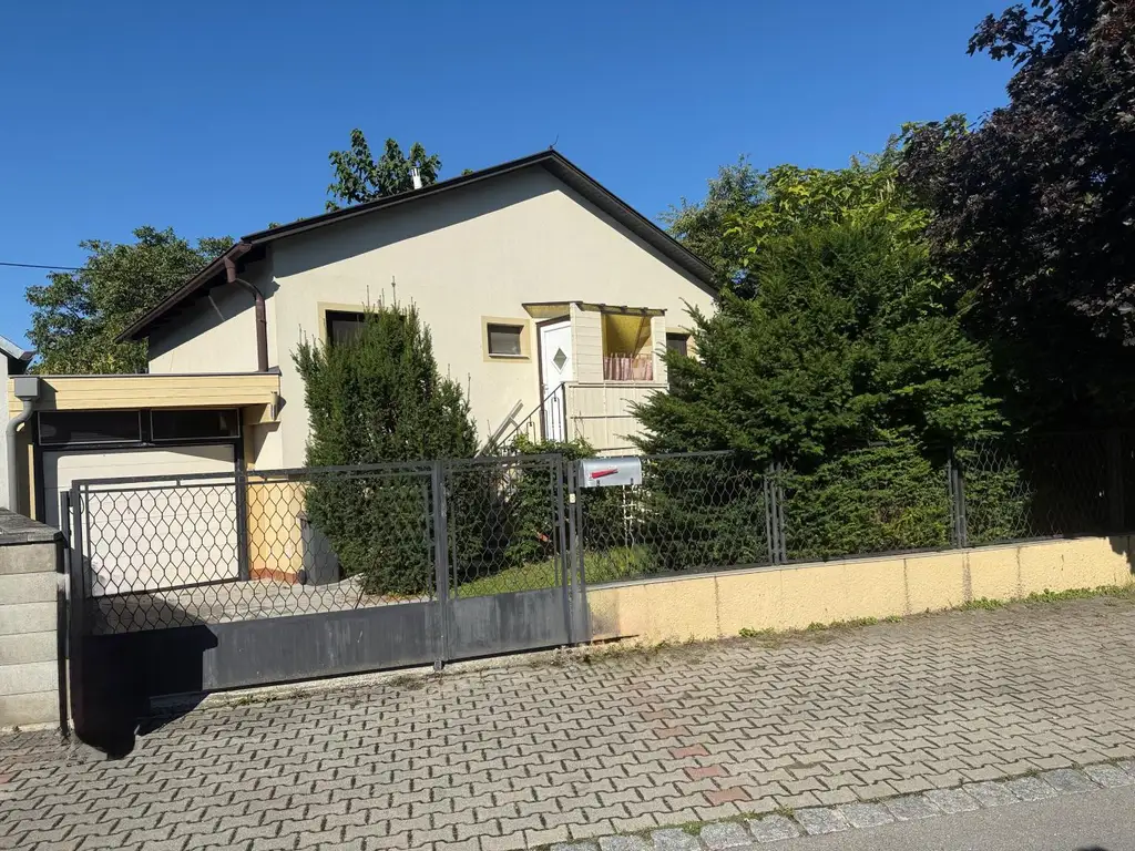 Einfamilienhaus mit Garten in ruhiger Lage