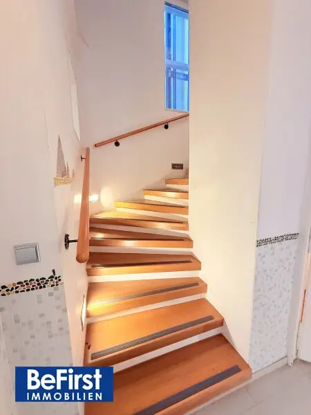 Einzigartige Gelegenheit: Traumhaftes Mehrfamilienhaus in eleganter Lage von Gersthof